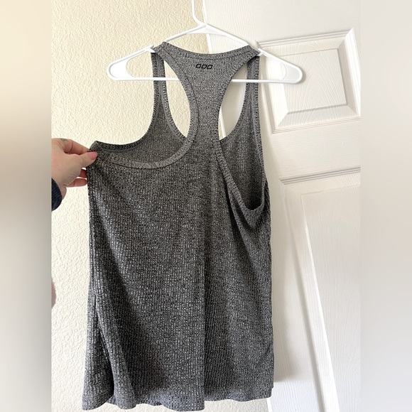 Lorna Jane Racerback tank - Picture 6 of 6